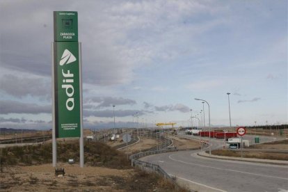 Complejo ferroviario de Adif en Zaragoza.