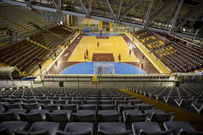 Palacio municipal de deportes de León. F. Otero Perandones.