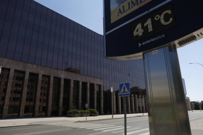 Los termómetros han superado los 40 grados en esta ola de calor. FERNANDO OTERO