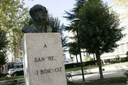 Busto dedicado a Claudio Sánchez Albornoz, que investigó muchos aspectos del Reino de León.