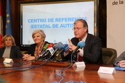 Carmen Balfagón y Antonio Silvan, en la presentación de esta mañana