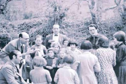 Captura de la
película
‘Estampas’
de J. Val de
Omar.
Fotoggrafía
de Valls en
Misiones
Pedagógicas