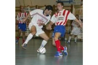 Sergio Piñeiro realizó un partido muy completo ante el equipo berciano