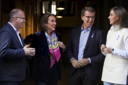 Miguel Tellado, Cuca Gamarra, Alberto Núñez Feijóo y Carmen Fúnez. DAVID MUDARRA