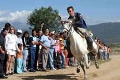 Uno de los caballeros participantes en la romería del Cristo de la Luz