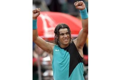 Rafa Nadal celebra su victoria en la final del Conde de Godó