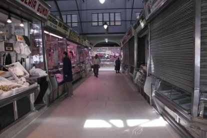 Locales en el Mercado del Conde.