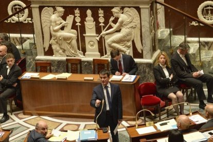 El primer ministro francés Manuel Valls, en la Asamblea de parís, este martes.