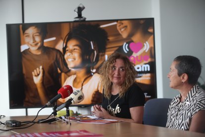 Pilar Marqués y María Reyes Tárrega, en la presentación. L. DE LA MATA