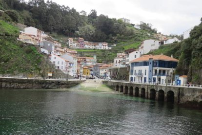 Cudillero, uno de los puertos más pintorescos, con un singular anfiteatro de viviendas