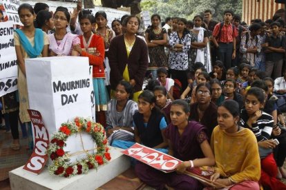 Protestas por la violación en masa de una joven en un autobús en Nueva Delhi en el 2012.