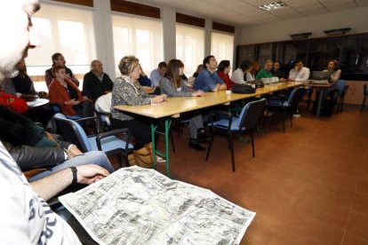 El Ayuntamiento de Cabrillanes, donde ayer tuvo lugar la reunión para fijar la frontera entre León y Asturias.