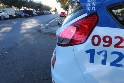 Un vehículo de la Policía Local de León. RAMIRO