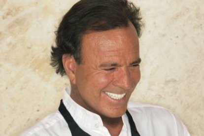 El cantante Julio Iglesias.  ACADEMIA LATINA DE LA GRABACIÓN