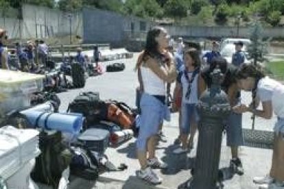 Los boys-scouts madrileños que llegaron ayer al cámping de Berlanga serán sus primeros usuarios