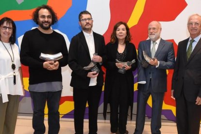 Foto de familia de los premiados, en CaixaForum.