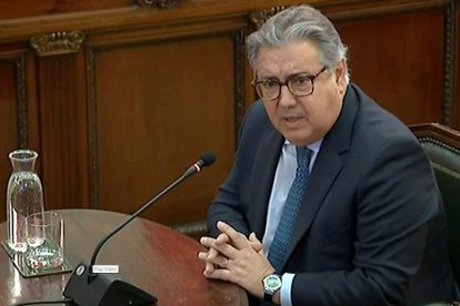 El exministro del Interior, Juan Ignacio Zoido, durante su declaración como testigo en el Supremo. EFE