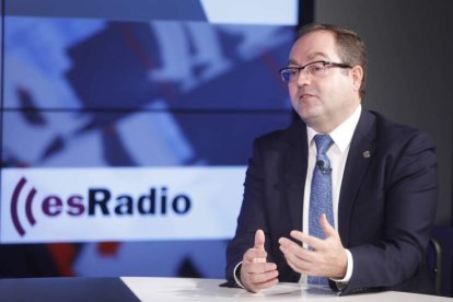 El director general del Incibe, durante el encuentro en El Filandón de La 8 y Diario de León. RAMIRO