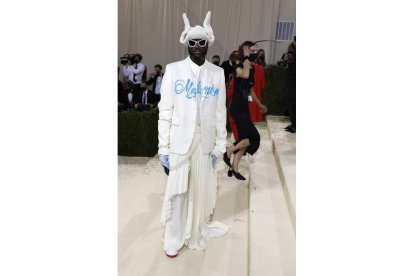 Virgil Abloh en la alfombra roja de la gala anual del Metropolitan de Nueva York