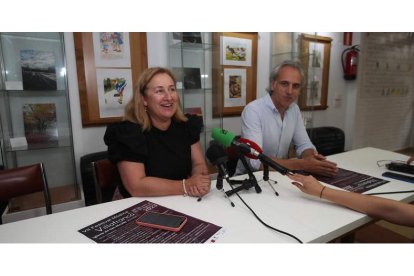 Patricia Pérez y Pedro Halffter en la presentación. L. DE LA MATA