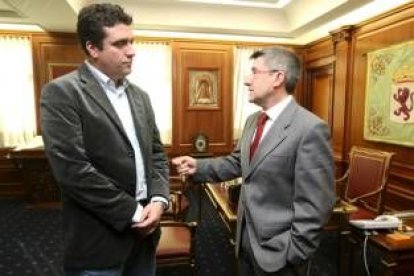 Ricardo Aller y Francisco Fernández, ayer antes de firmar el convenio