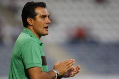 El entrenador  del equipo andaluz se resignó a su suerte.