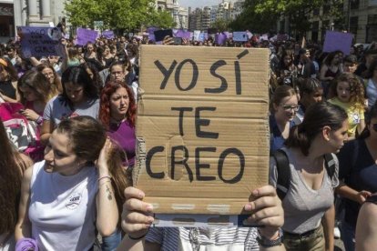 Concentración en Valencia en protesta por la sentencia contra la Manada.