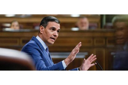 El presidente del Gobierno, Pedro Sánchez, comparece este miércoles ante el pleno del Congreso a petición propia para dar cuenta de las relaciones con Argelia e informar sobre el último Consejo Europeo extraordinario. EMILIO NARANJO