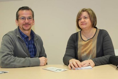 Javier Gago, coordinador del Centro del Voluntariado de León, y Yolanda Gago, presidenta de Apatca.