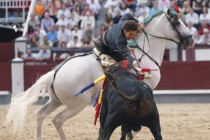 El rejoneador Leonardo Hernández.