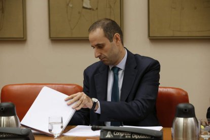 El presidente del FROB, Jaime Ponce, durante su comparecencia ante la Comisión de Economía. ZIPI