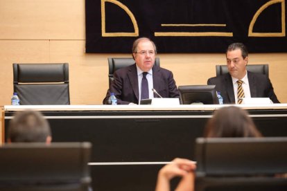 Herrera comparece en la Comisión de investigación sobre el Hospital de Burgos. LETICIA PÉREZ
