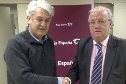 El director de Asprona Pablo Salgado (izquierda) y Pedro Brasa
