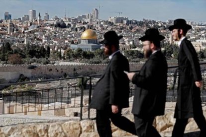 Ultraortodoxos israelís en el Monte de los Olivos de Jerusalén.