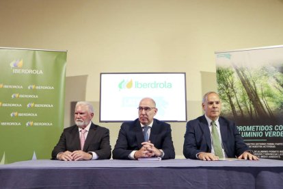 Macario Fernández, Carlos Martín Tobalina y Mario Ruiz-Tagle. EFE