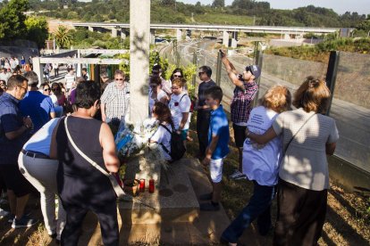 Imagen de una de las concentraciones de los familiares para recordar a los muertos. ÓSCAR CORRAL