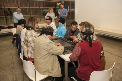 El artista griego Ilan Manouach ofreció en el Musac un taller con un nuevo lenguaje de signos. F. OTERO PERANDONES