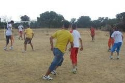 Varios jóvenes disfrutaron de actividades deportivas