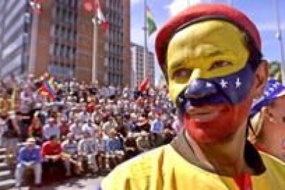 Venezolanos durante los actos de homenaje ayer al libertador Simón Bolívar en Caracas