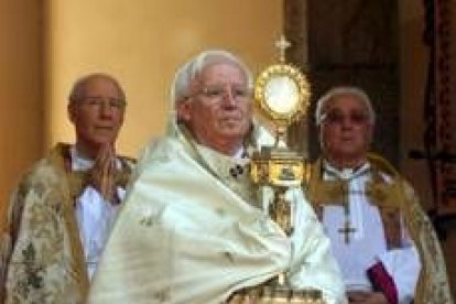 Antonio Cañizares, durante la procesión del Corpus Christi