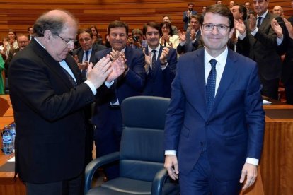 Herrera aplaude a Mañueco durante el acto celebrado esta mañana