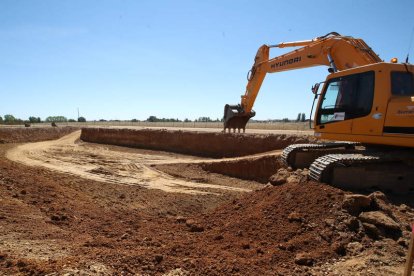 Obras de la estación de bombeo del sector XIX  en la comunidad de regantes de Payuelos. RAMIRO