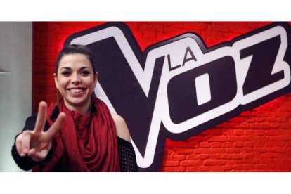 La cantante leonesa Nuria Martínez, conocida ya por los seguidores de ‘La Voz’ como ‘El Bicho’, en el plató del concurso de Telecinco.