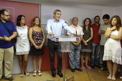 Julio Villarrubia, ayer, en la presentación de su candidatura en Palencia