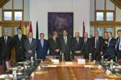 Los miembros del Consejo Consultivo de Castilla y León se reunieron ayer en la sede de Caja España