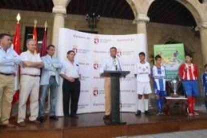 La Copa Diputación tomará hoy cuerpo con balón de por medio, tras su presentación el día 24 de julio