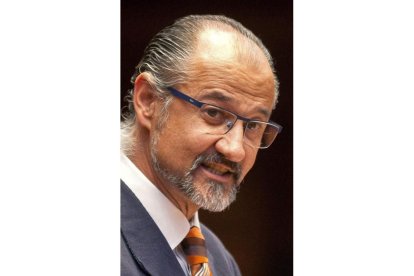 Luis Fuentes. R. GARCÍA