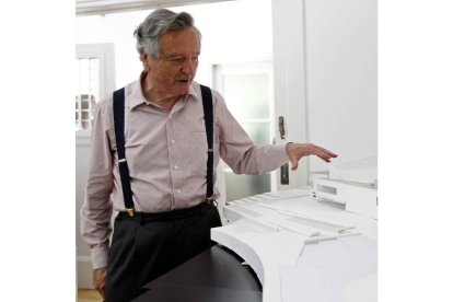 Rafael Moneo en su estudio de arquitectura