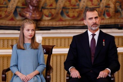 El rey Felipe VI y su hija, la princesa Leonor.