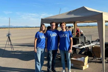 Carolina Fernández, Javier Lendínez y Javier Bolaños. UAX